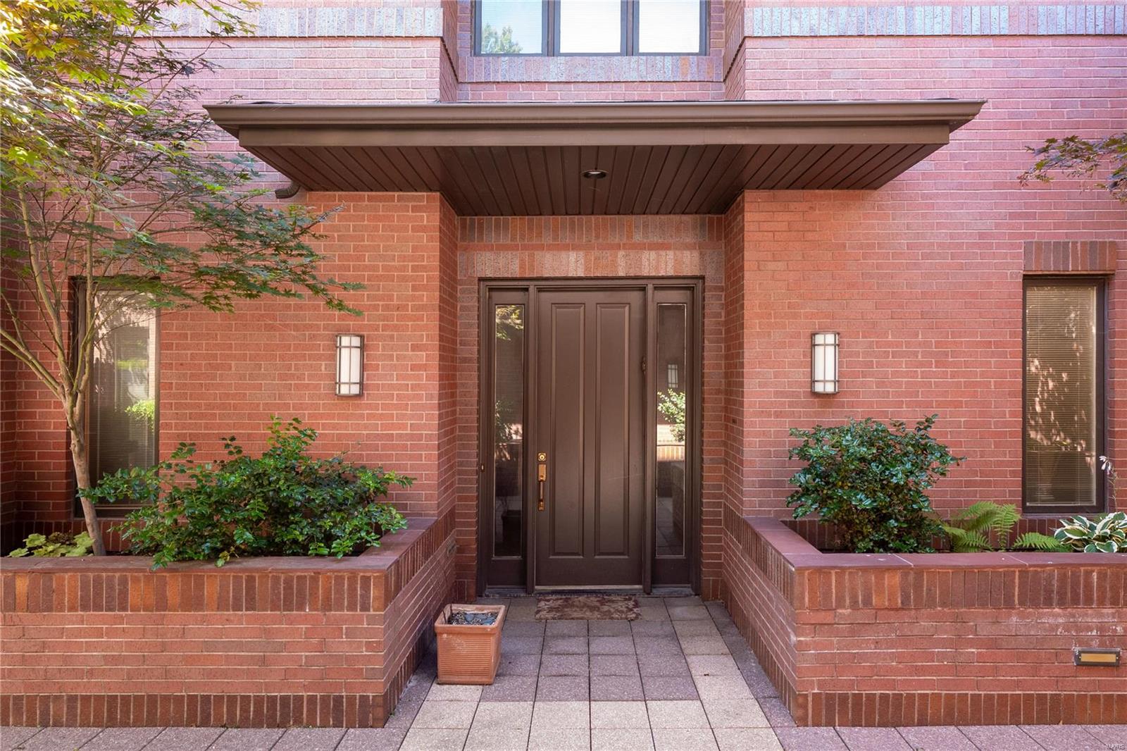 Pershing Townhomes Condo - Residential