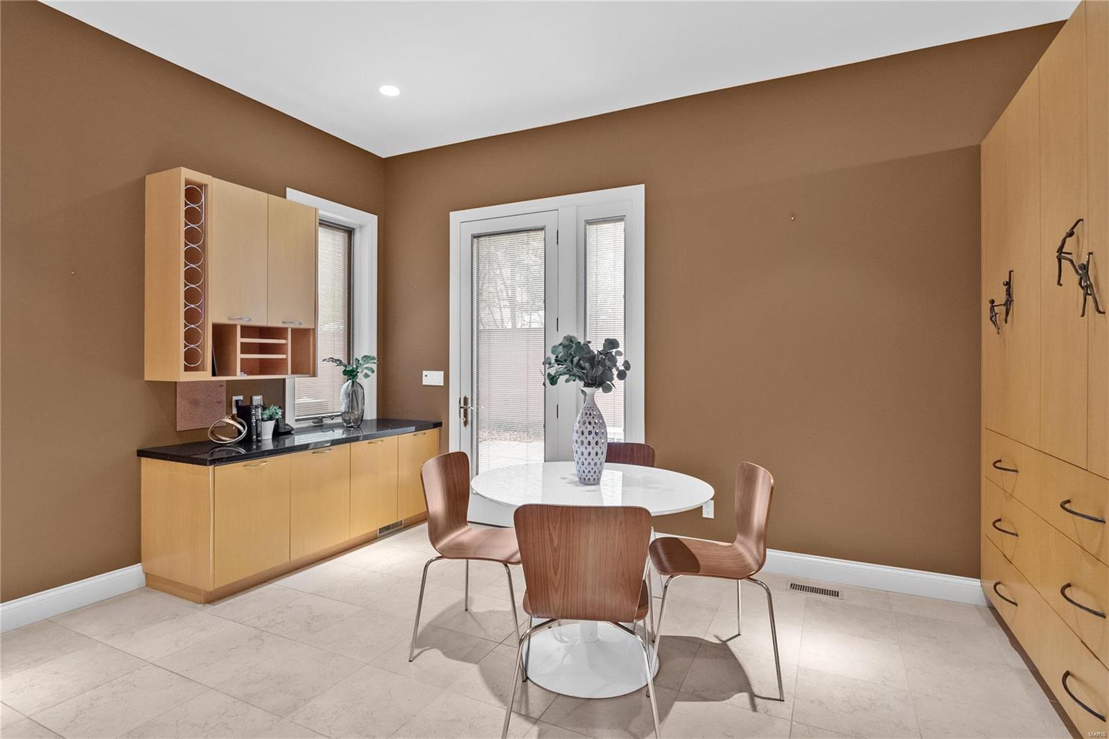 Pershing Townhomes Condo - Residential