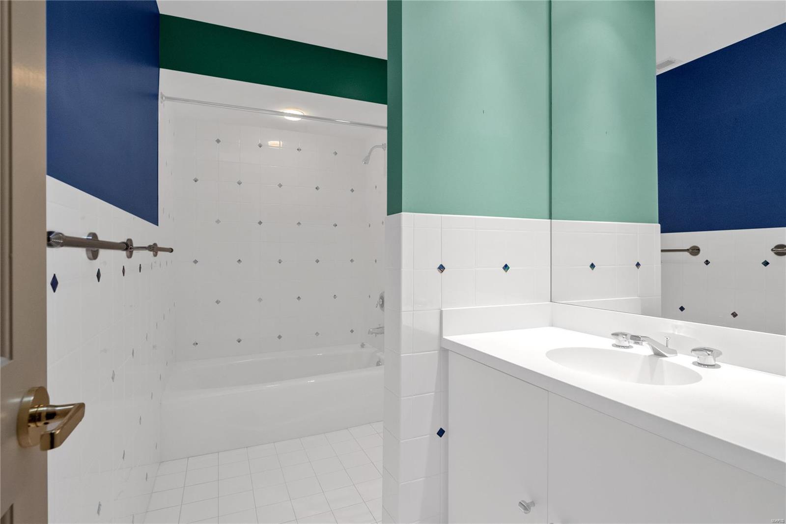 Pershing Townhomes Condo - Residential