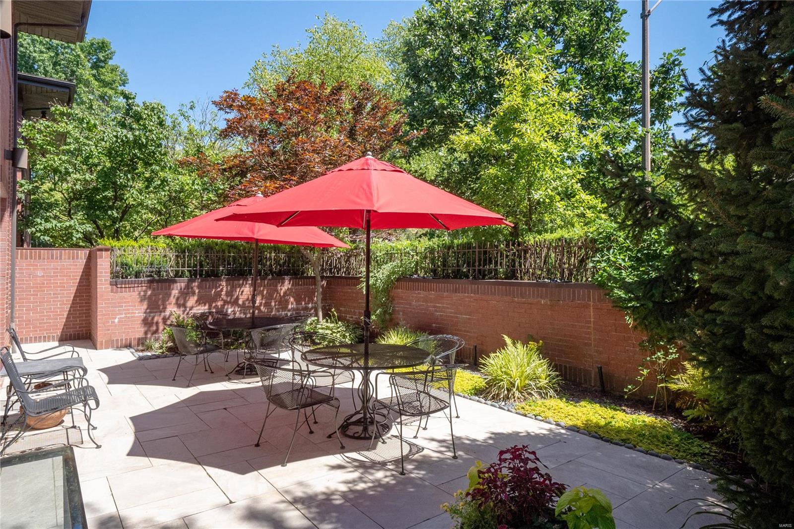 Pershing Townhomes Condo - Residential