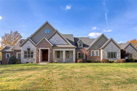 Photo of 735 Des Peres Road Rd, Des Peres, MO 63131 (MLS # 23065857)