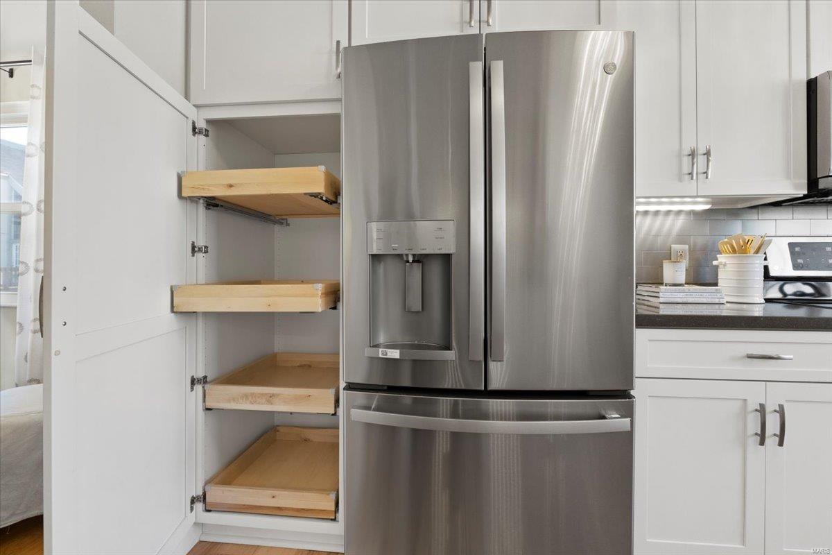 COUNTRY LANE WOODS II PLAT 4 - Residential