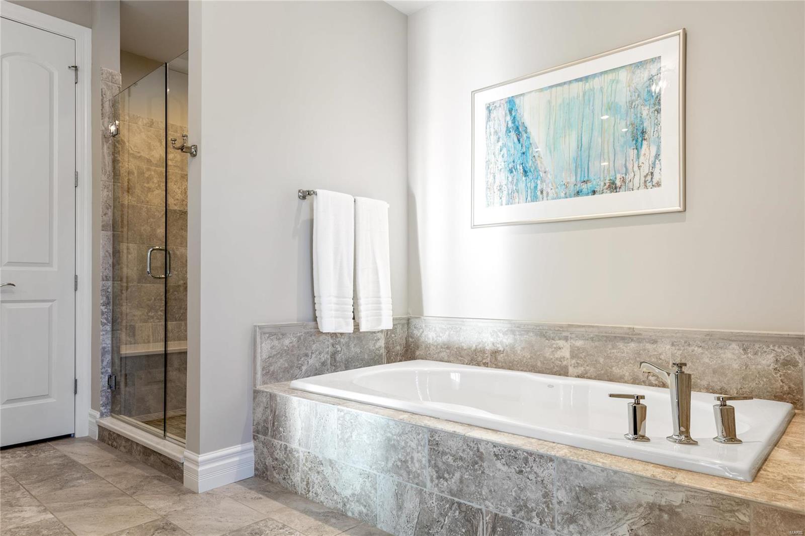 Enclave Bellerive Seven - Residential