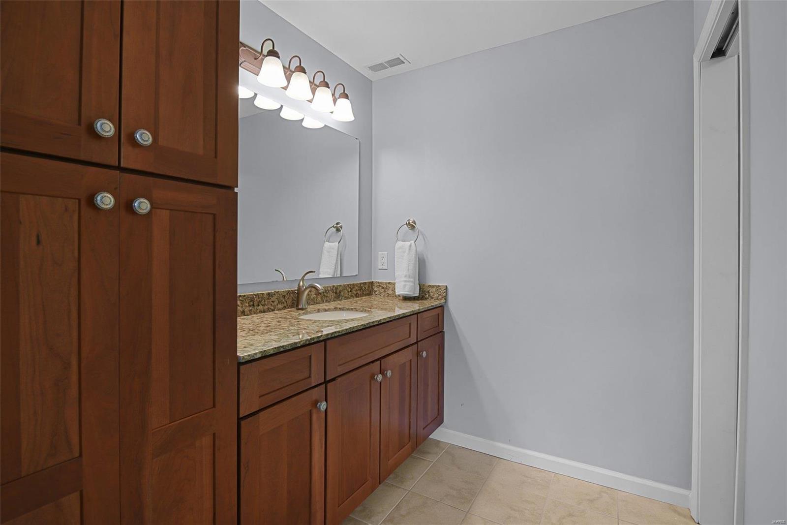 Ladue Meadows 2 - Residential