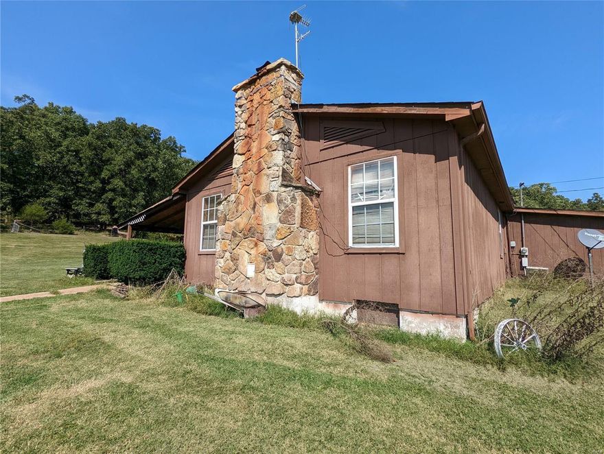 Endless opportunities await for this quaint 3 bedroom home with large garage/workshop sitting on 40+ acres of land. Located less than 1 hour outside of St. Louis this property could make an ideal location for a number of outdoor activities. This sale includes a 30 acre attached vacant lot Tax ID 25-1.1-01.0-0-000-027.01. Home being sold in as-is condition.