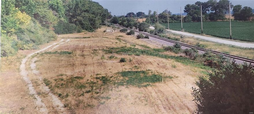 Excellent 156 acres bottom crop ground