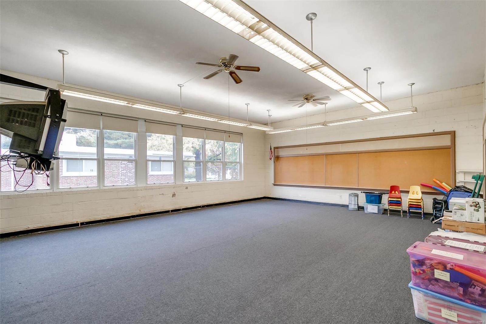 Halloway Hills - Commercial Sale