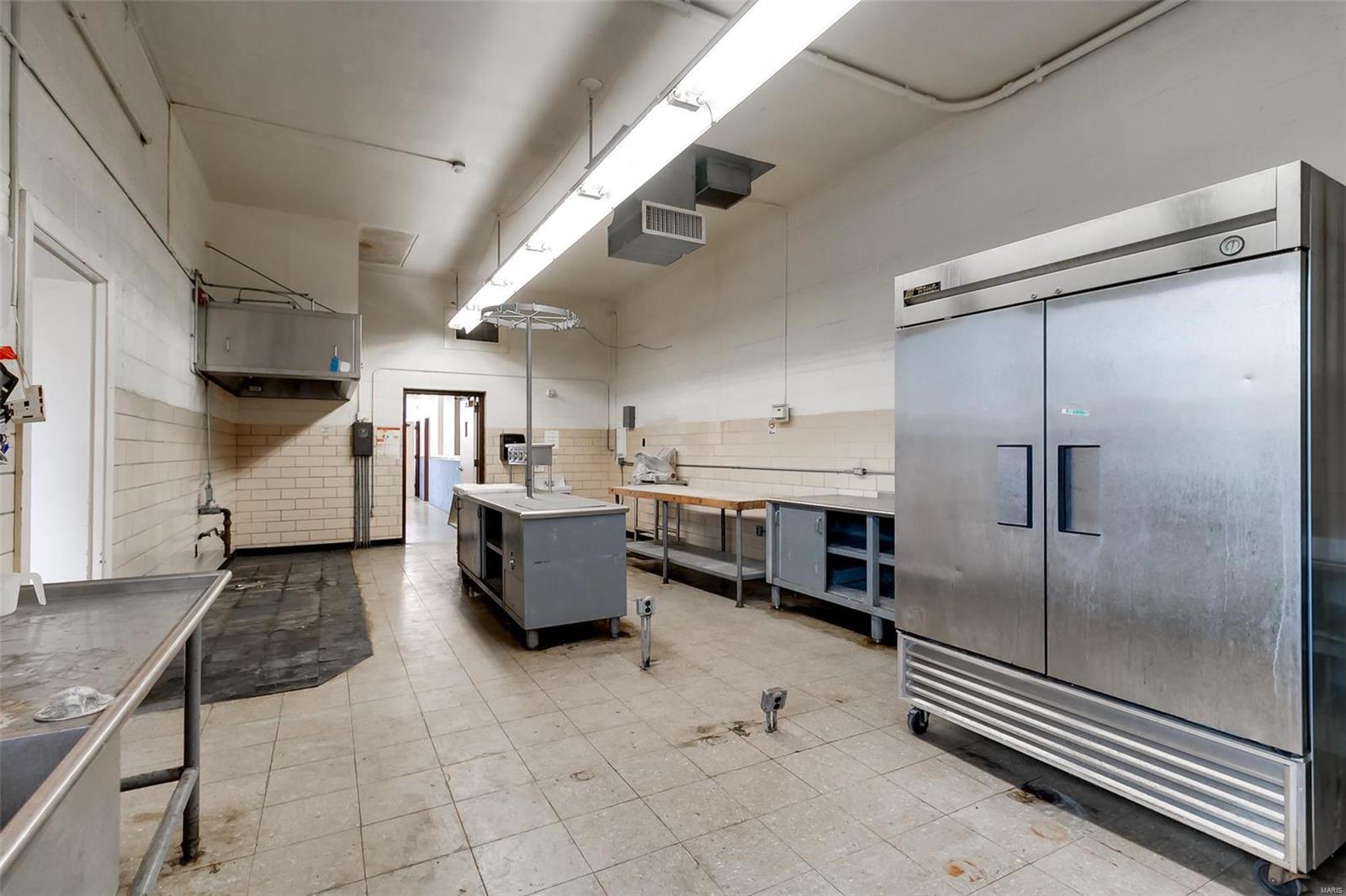 Halloway Hills - Commercial Sale