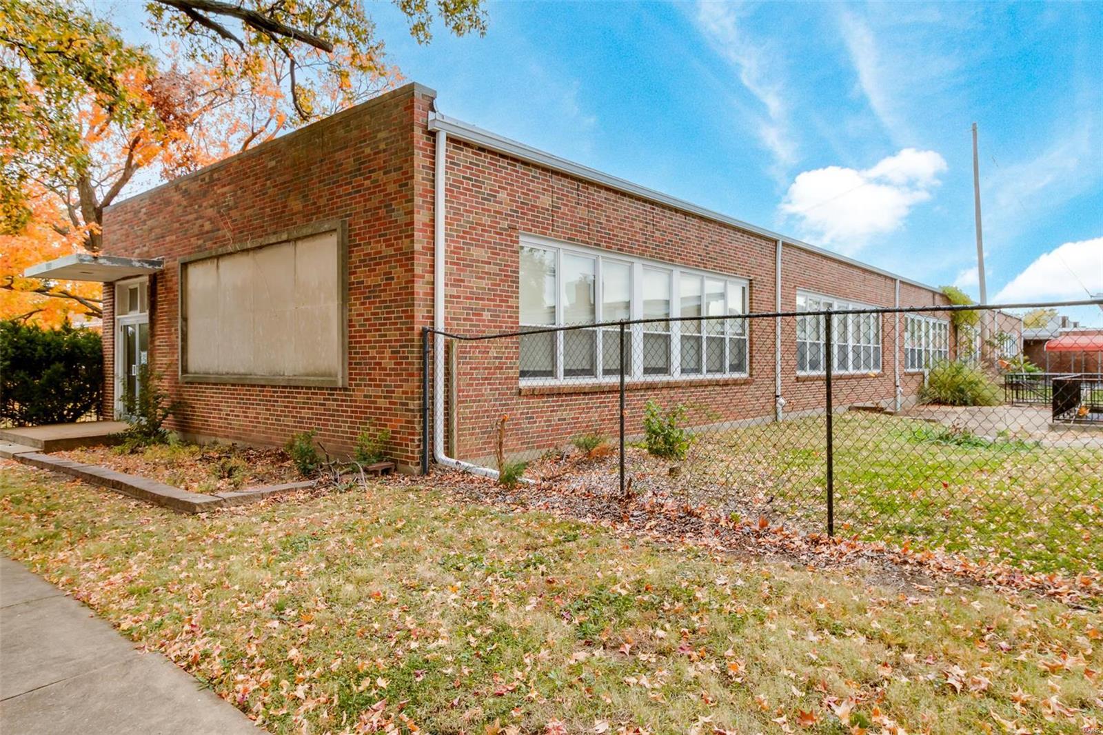 Halloway Hills - Commercial Sale