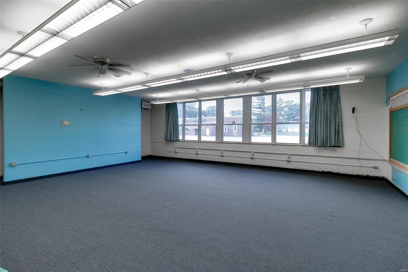 Halloway Hills - Commercial Sale