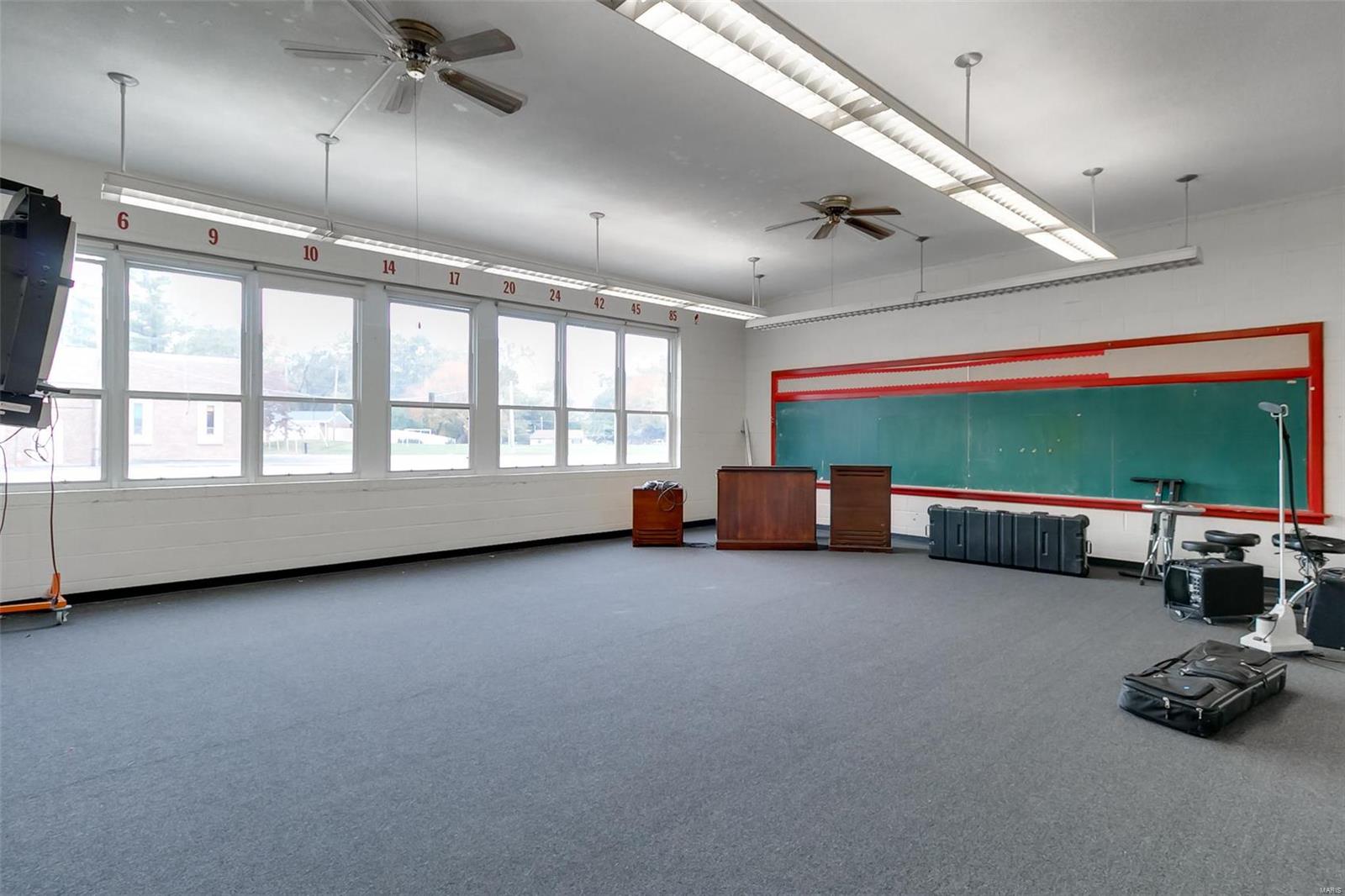 Halloway Hills - Commercial Sale