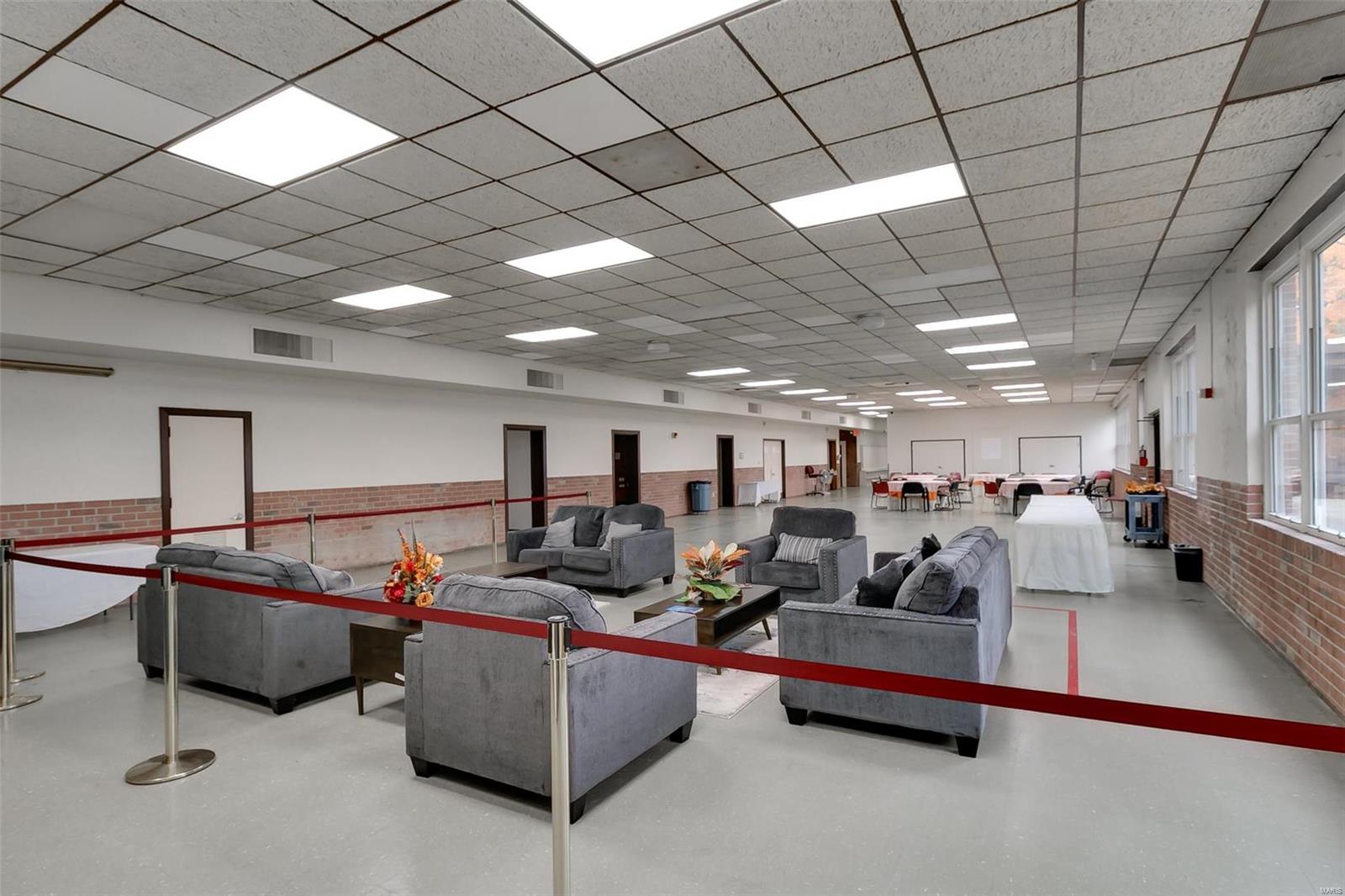 Halloway Hills - Commercial Sale