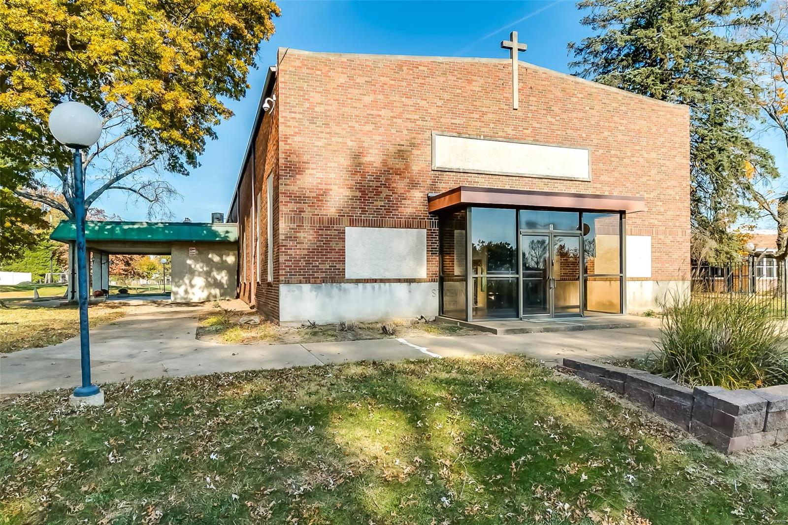 Halloway Hills - Commercial Sale