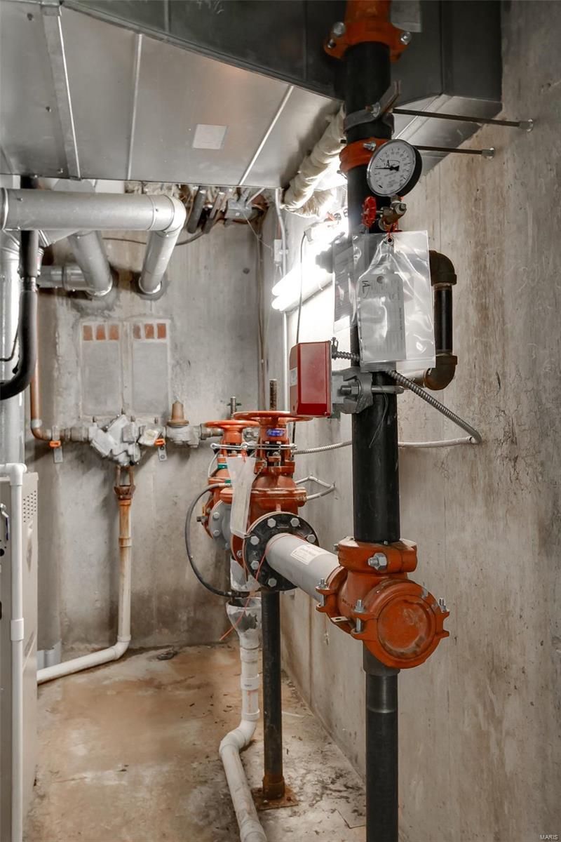 Halloway Hills - Commercial Sale