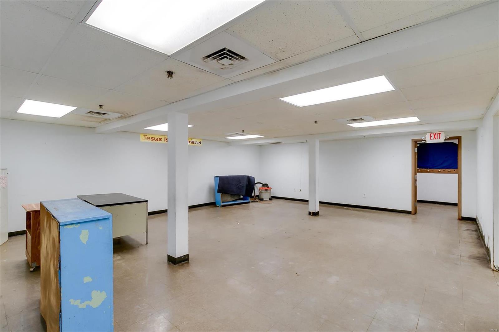 Halloway Hills - Commercial Sale