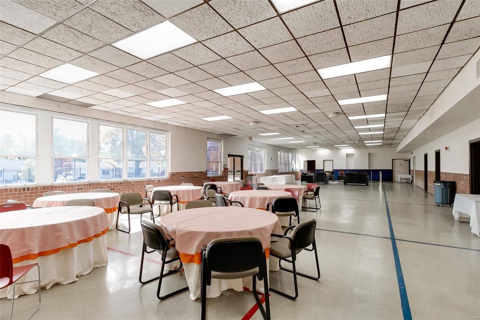 Halloway Hills - Commercial Sale