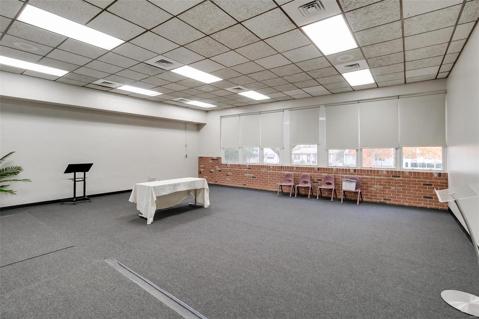 Halloway Hills - Commercial Sale