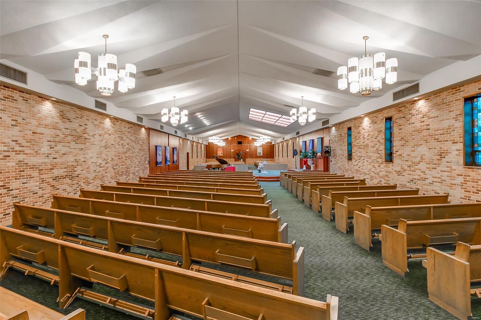 Halloway Hills - Commercial Sale