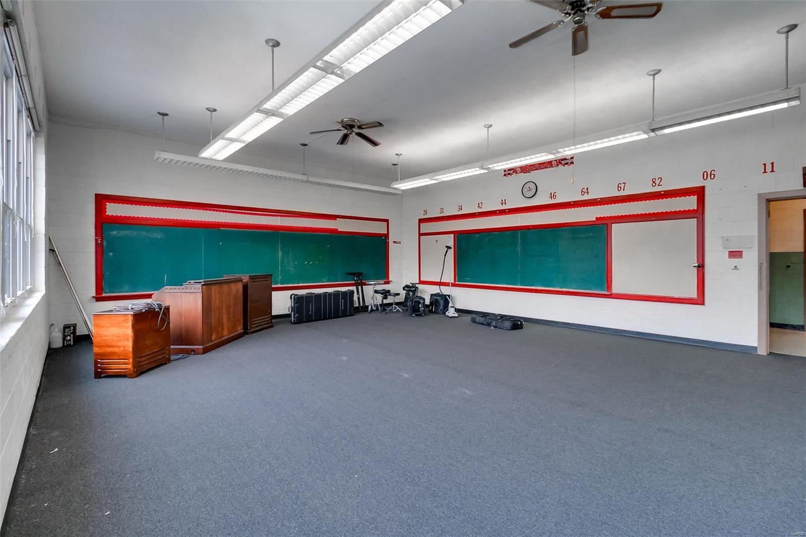 Halloway Hills - Commercial Sale