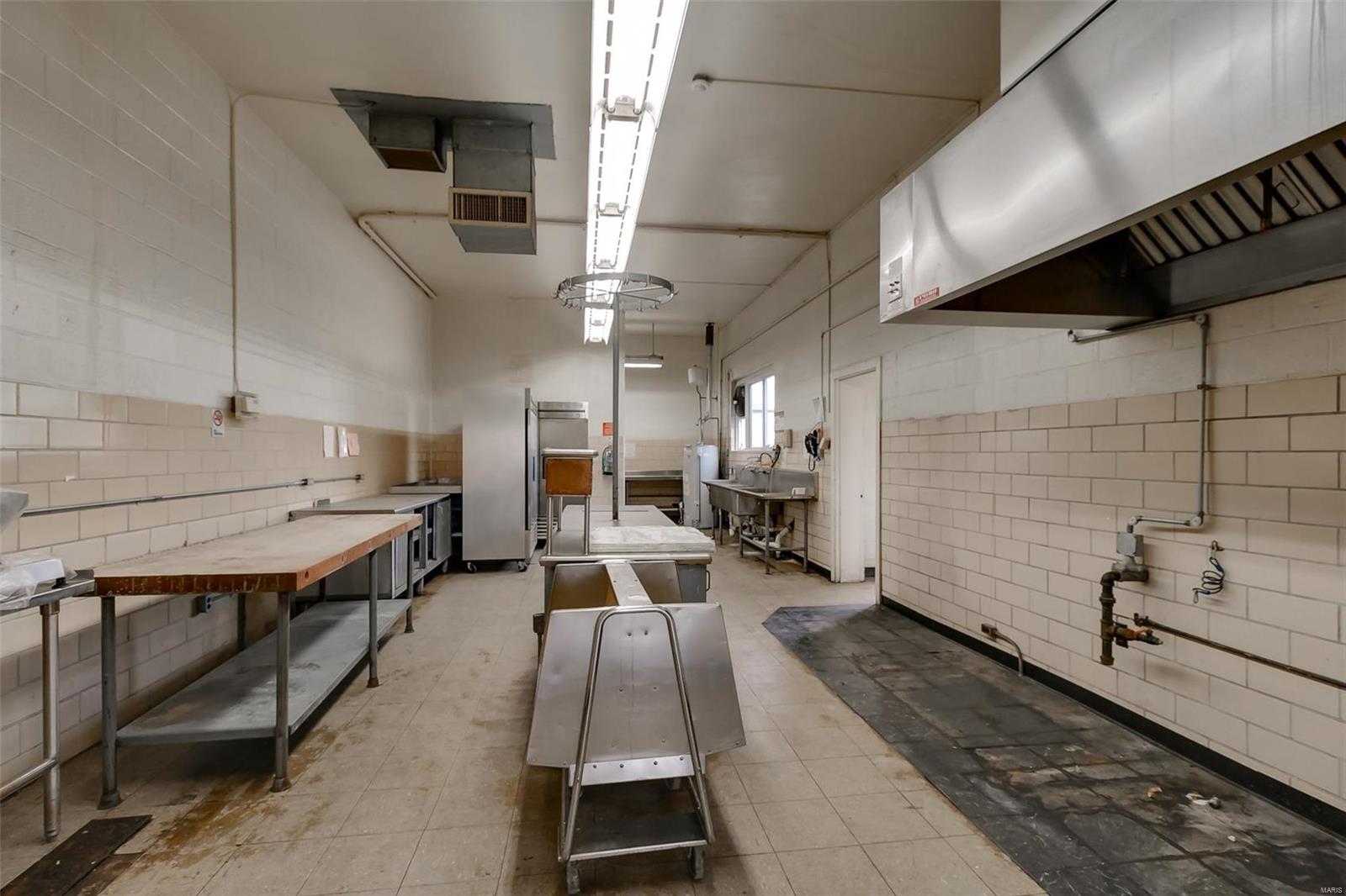 Halloway Hills - Commercial Sale