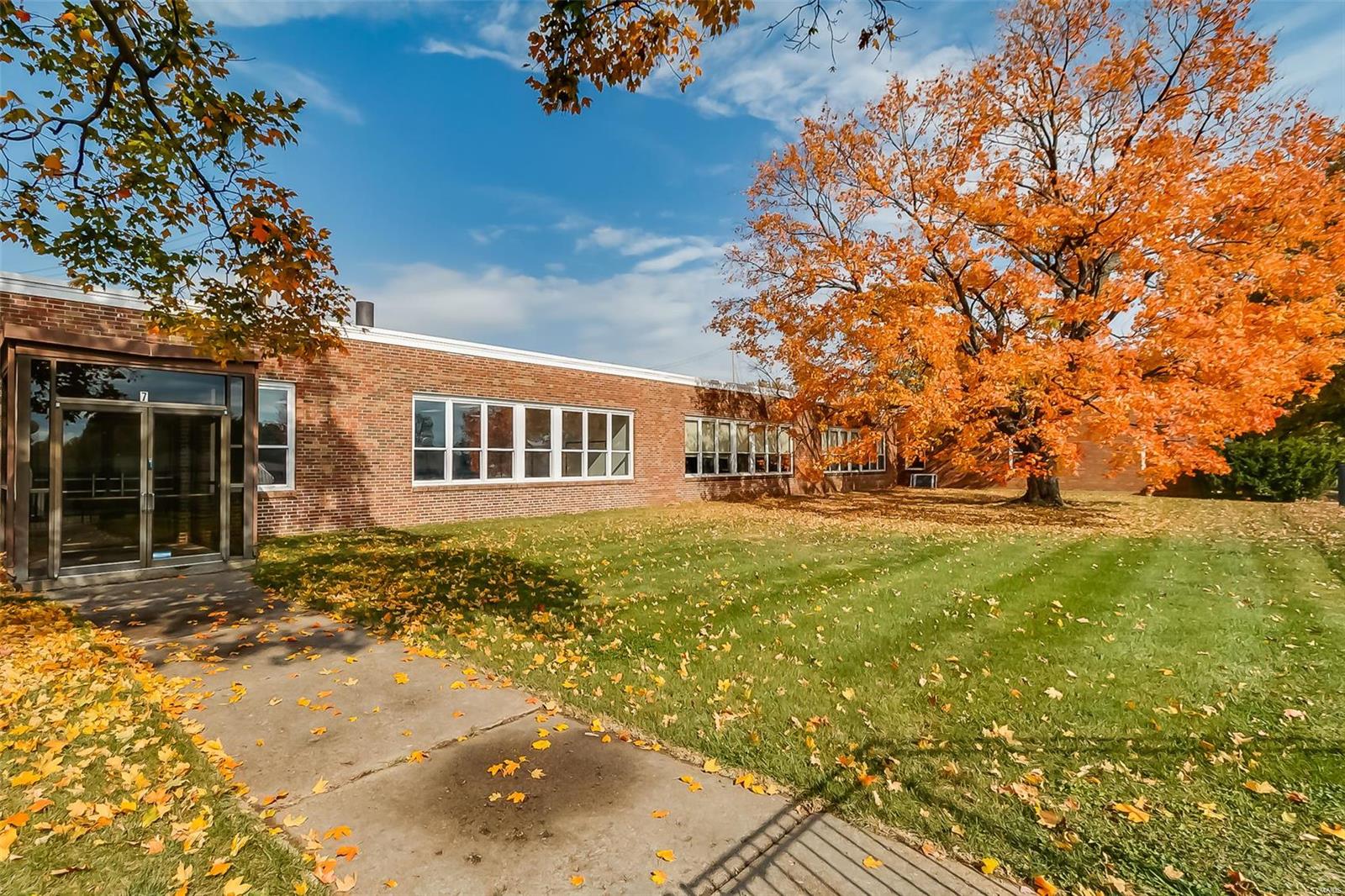 Halloway Hills - Commercial Sale