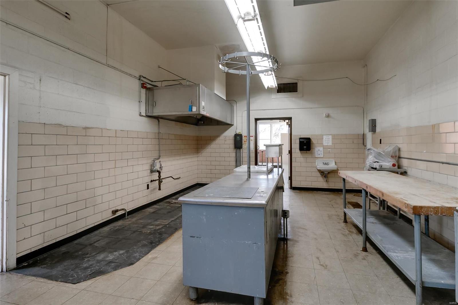 Halloway Hills - Commercial Sale