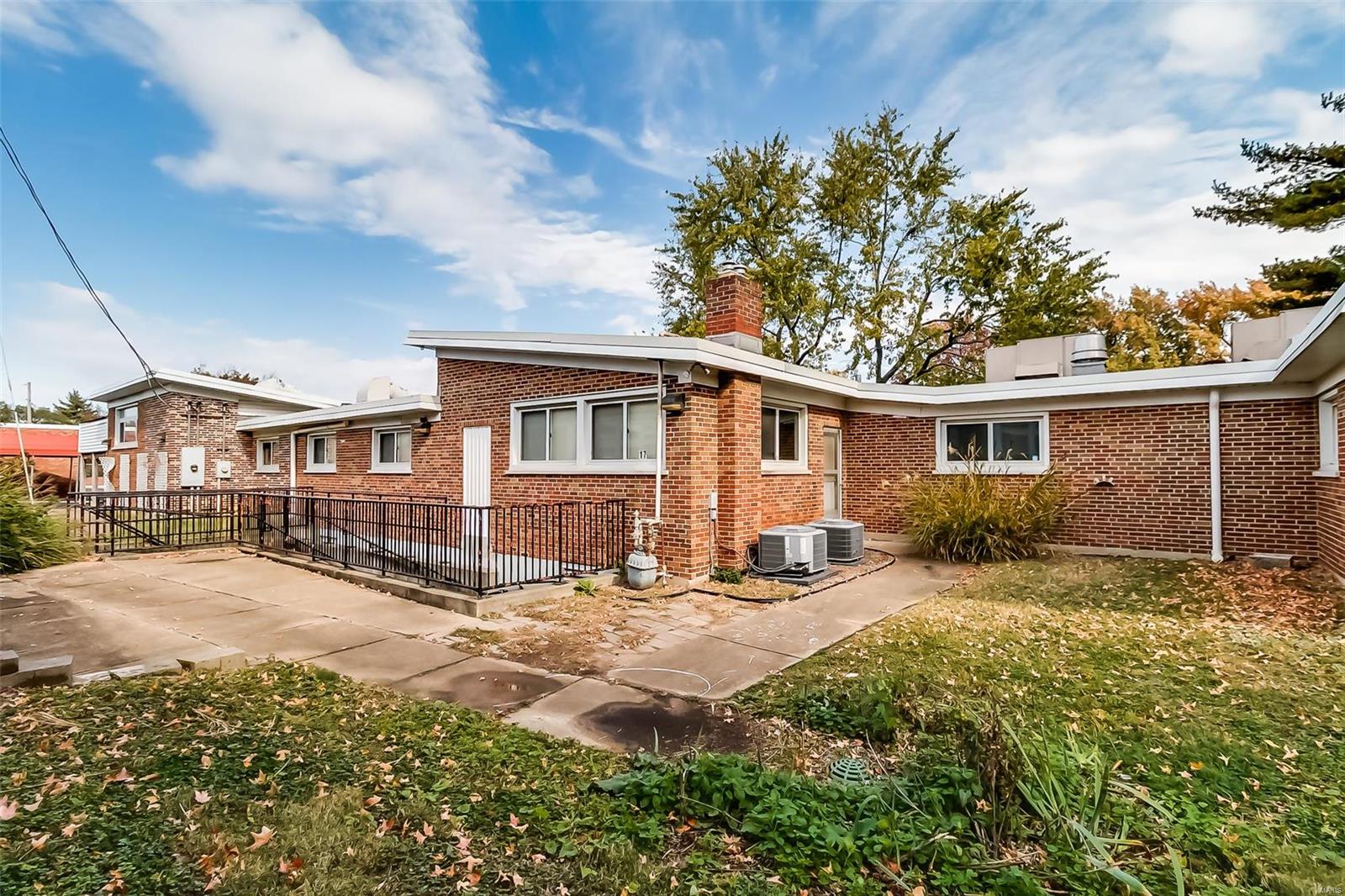 Halloway Hills - Commercial Sale