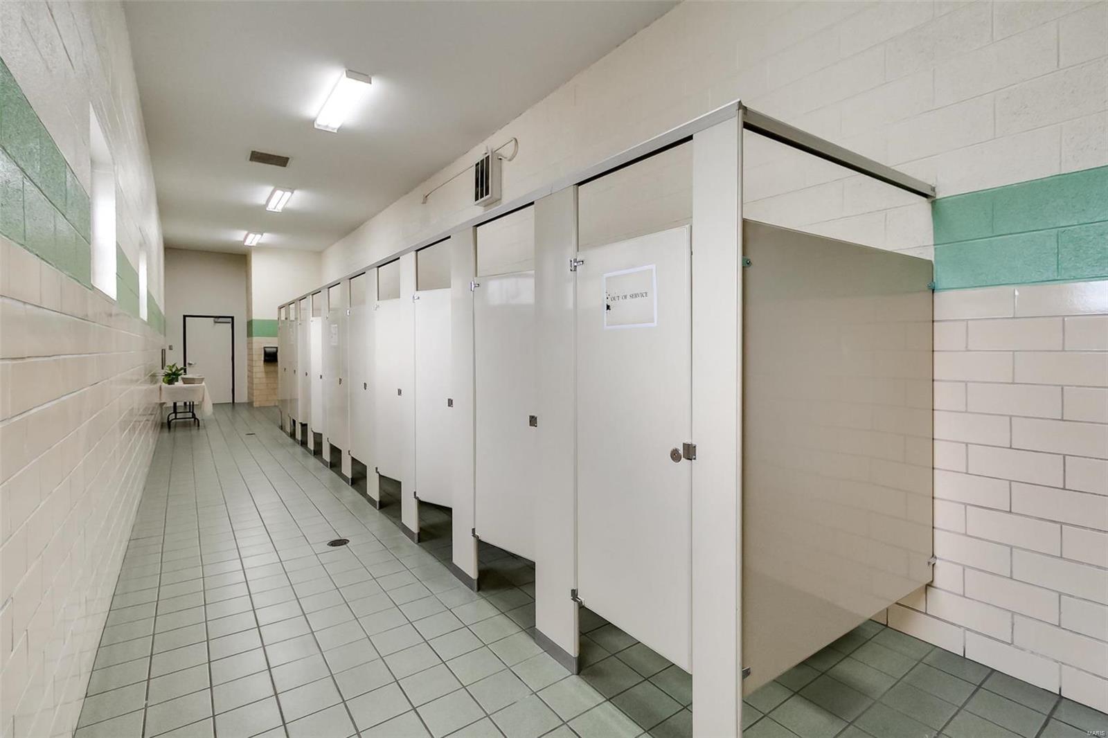 Halloway Hills - Commercial Sale