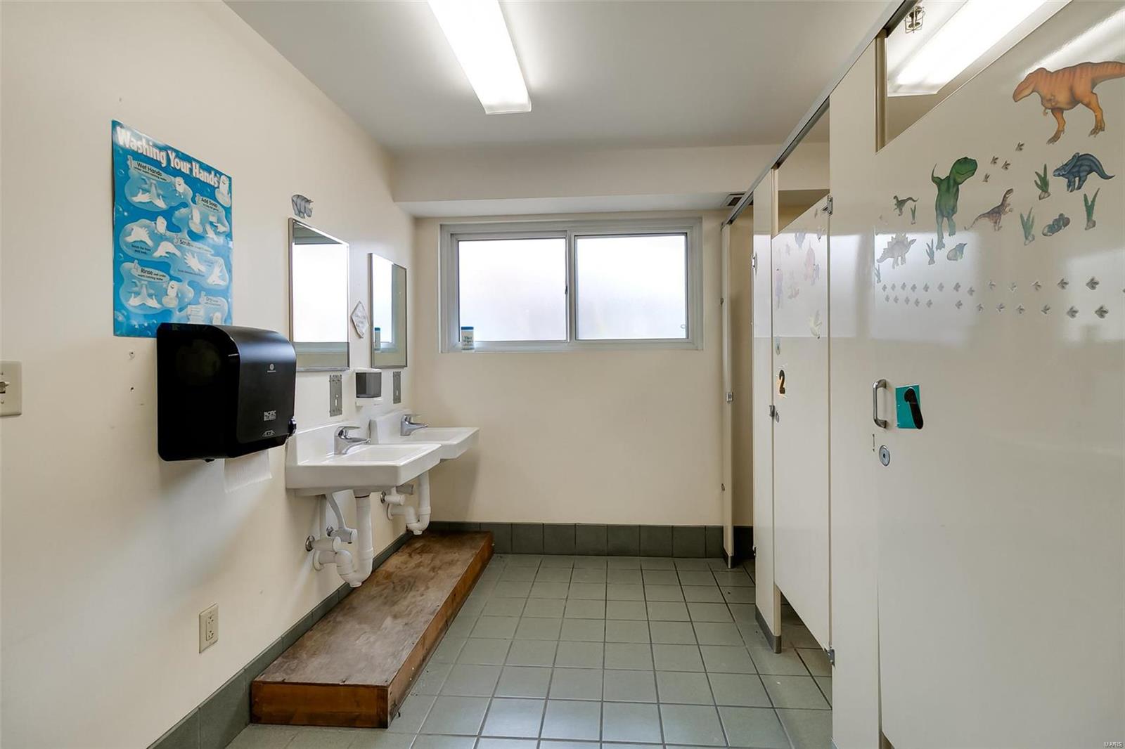 Halloway Hills - Commercial Sale