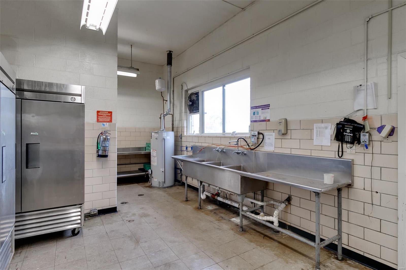 Halloway Hills - Commercial Sale