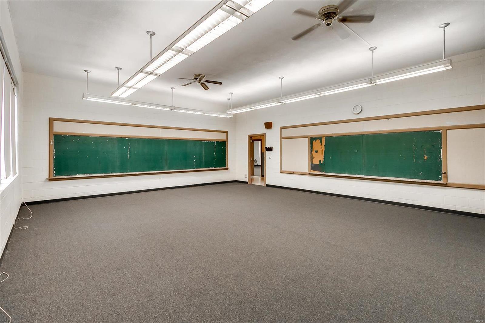 Halloway Hills - Commercial Sale