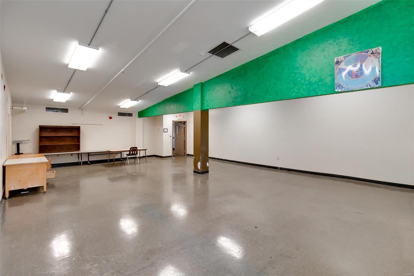 Halloway Hills - Commercial Sale