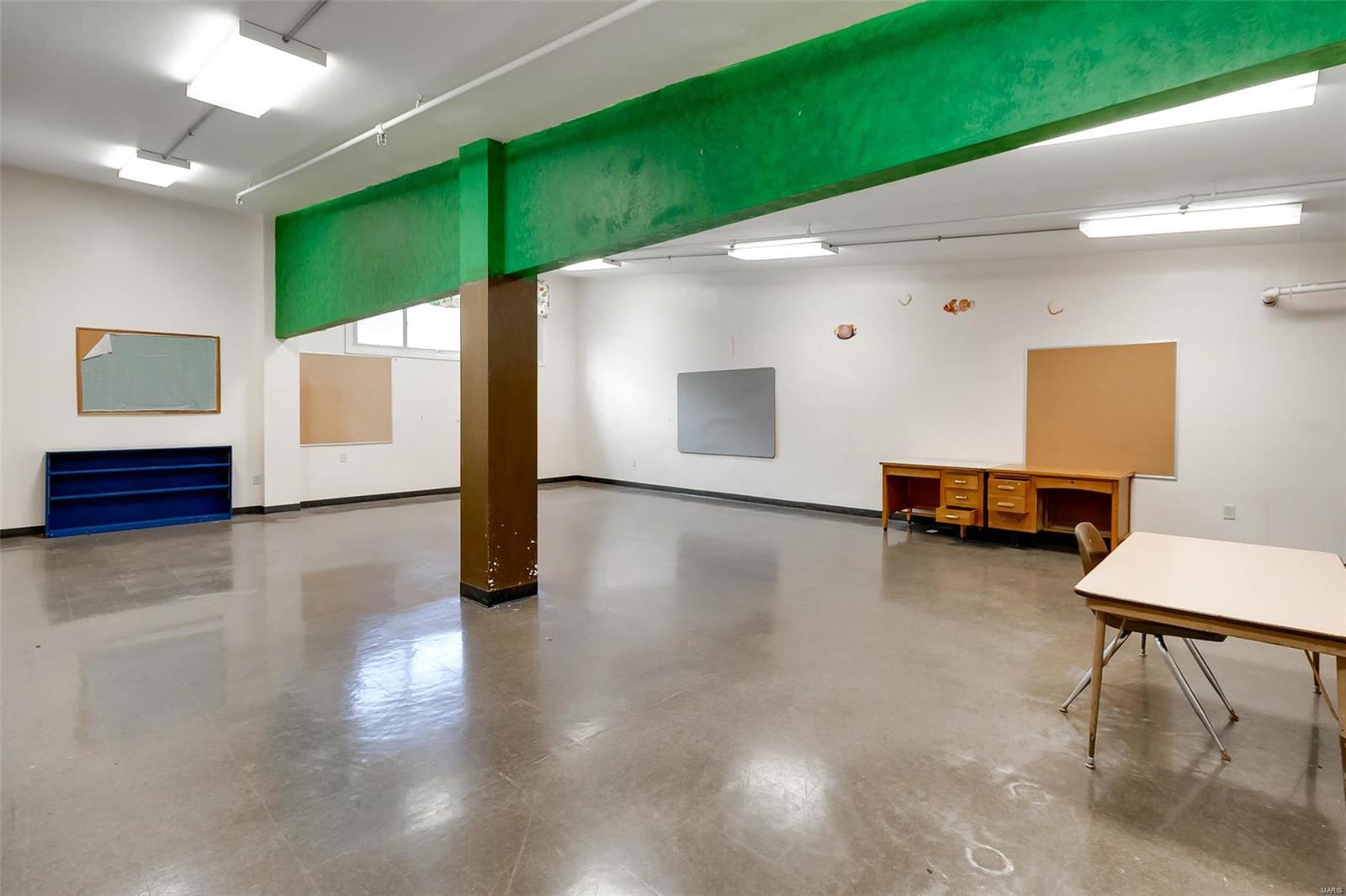 Halloway Hills - Commercial Sale