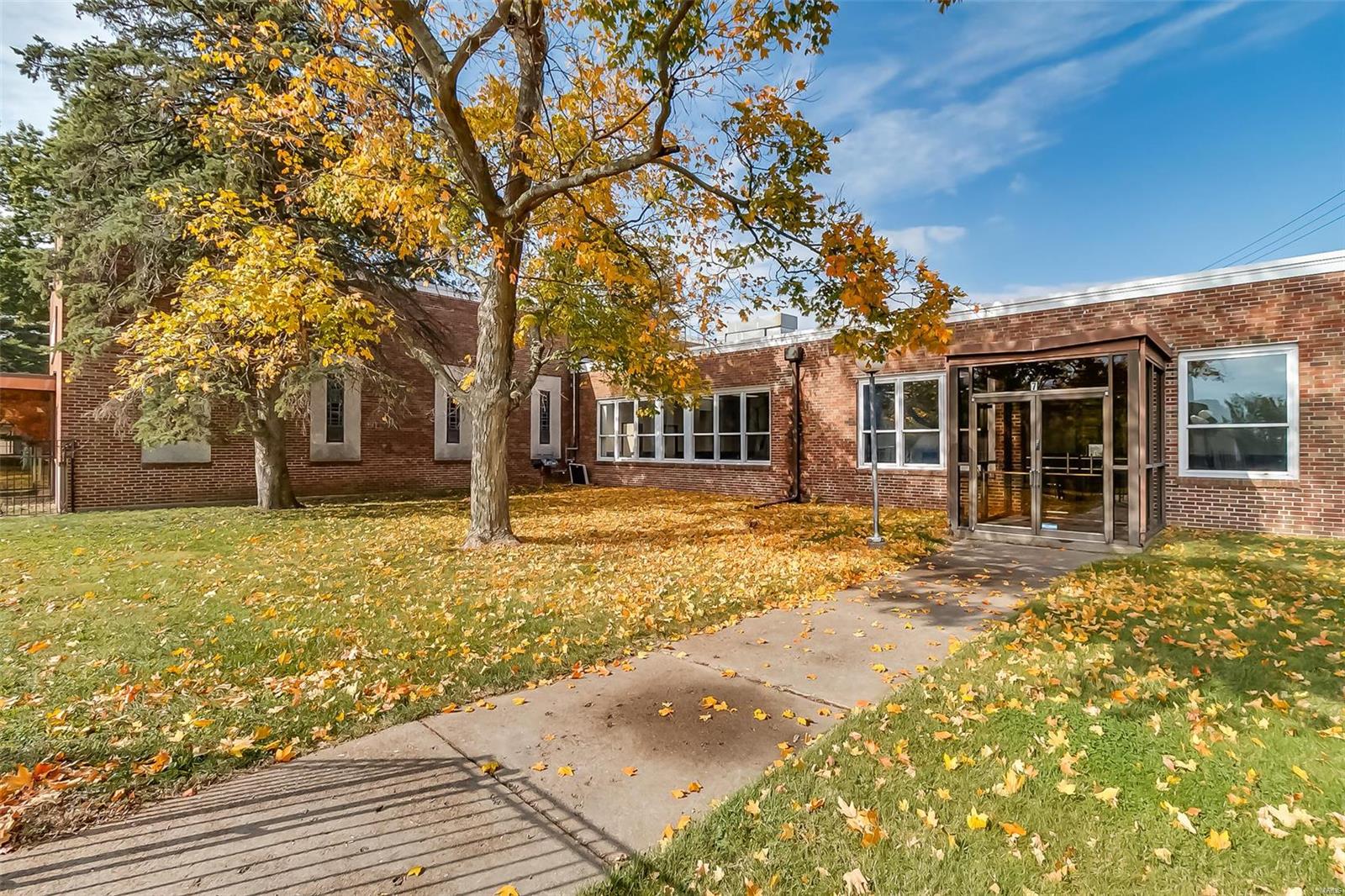 Halloway Hills - Commercial Sale