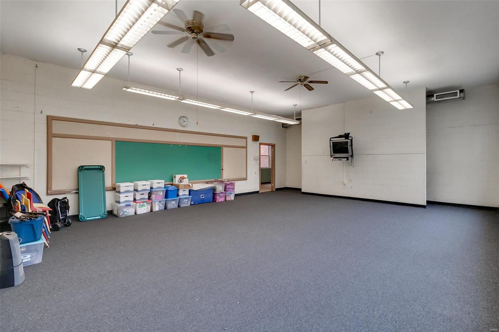 Halloway Hills - Commercial Sale