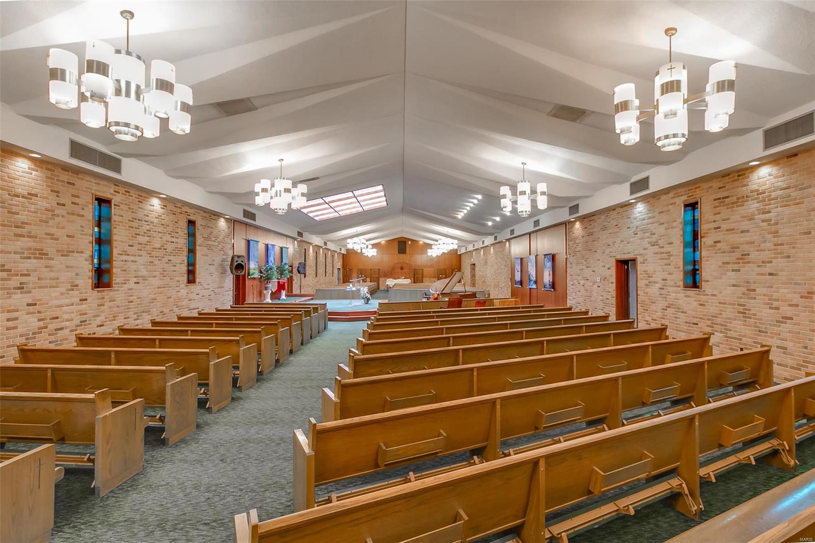 Halloway Hills - Commercial Sale