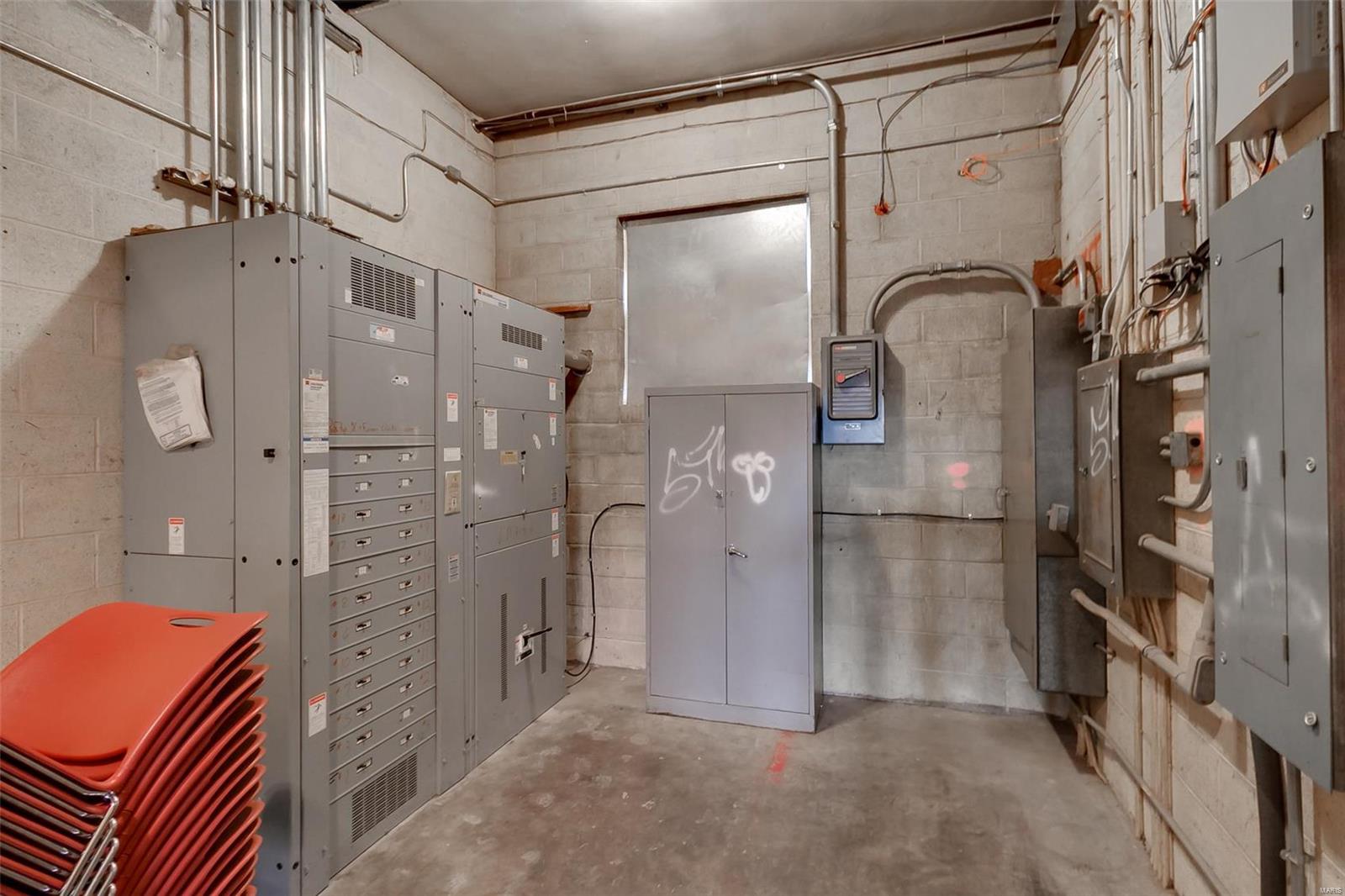 Halloway Hills - Commercial Sale