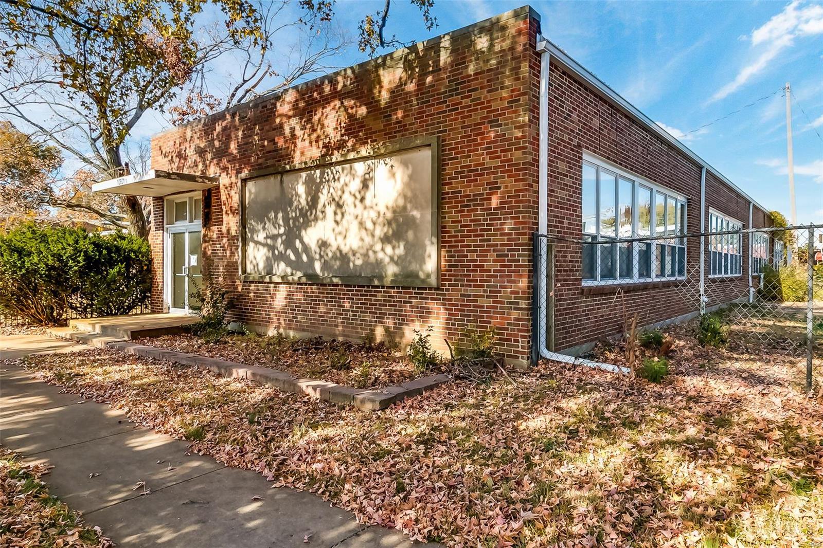 Halloway Hills - Commercial Sale