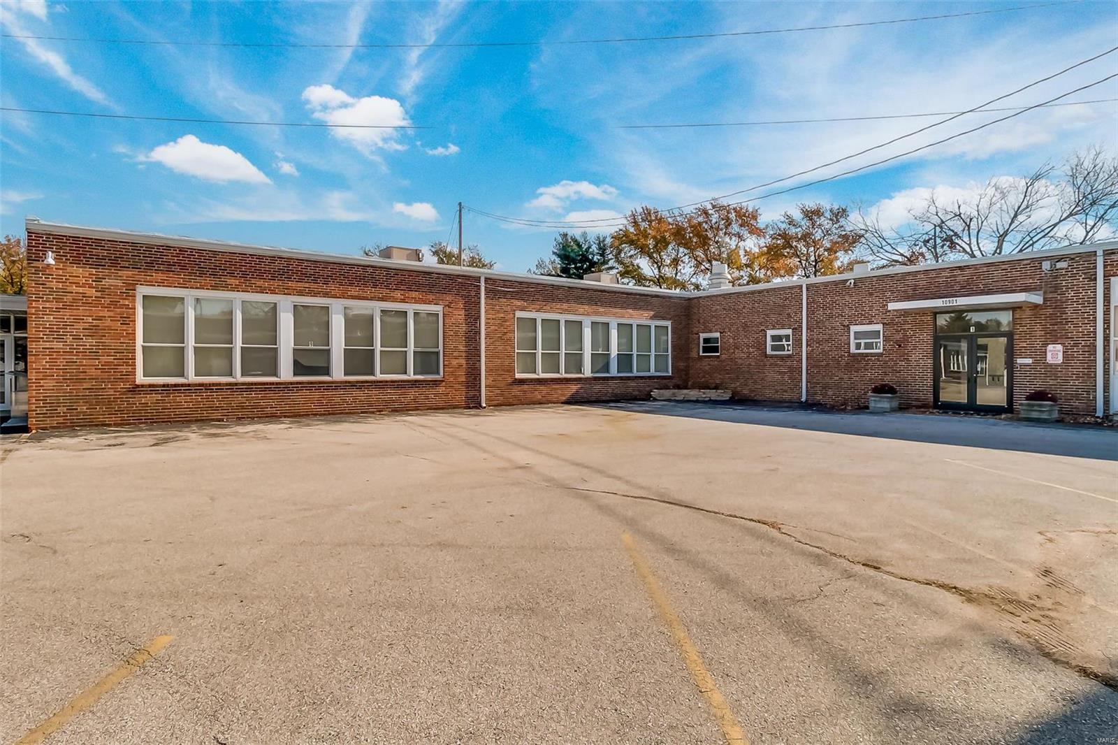 Halloway Hills - Commercial Sale