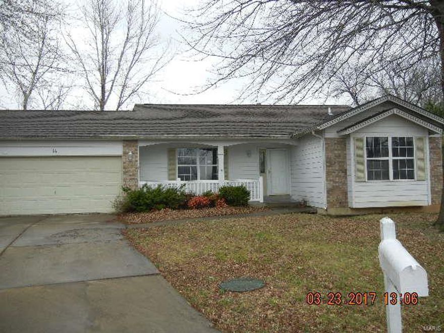 Spacious ranch style home with an attached two car garage located on the end of a court! Walk out lower level with a bedroom and family room. Features include: open floor plan, master bedroom suite with private bath, three bedrooms on the main floor, vaulted ceilings in kitchen and dining room, six panel doors, bay window, small deck off the kitchen area. Great location, close to schools, local community college, shopping and easy access to highways. Show and sell this home today! SpecialListingConditions: Foreclosure