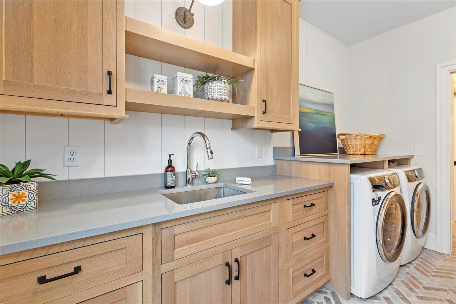 Bernard - Residential