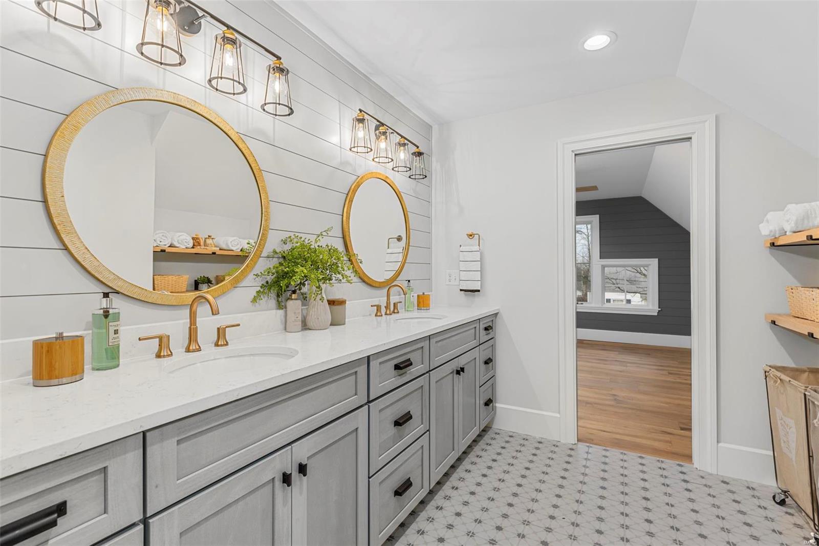 Bernard - Residential