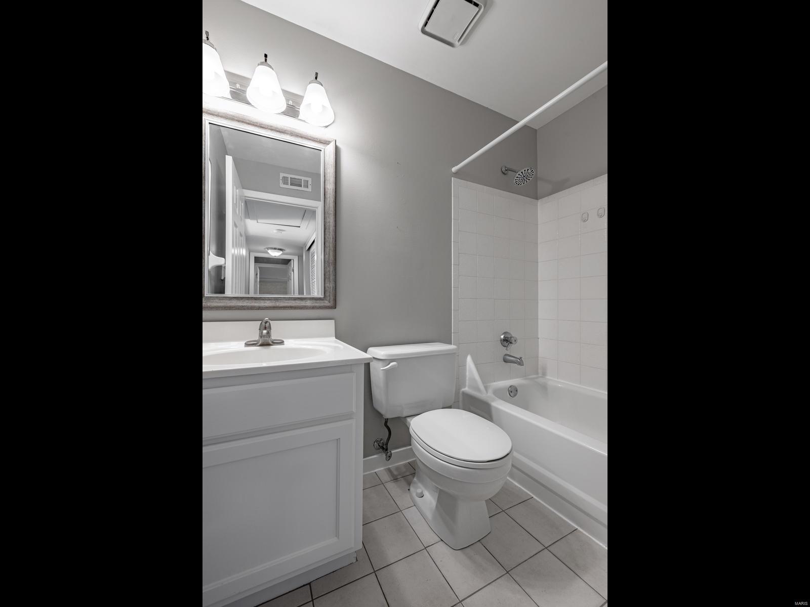 Treetop Condo Ph II - Residential