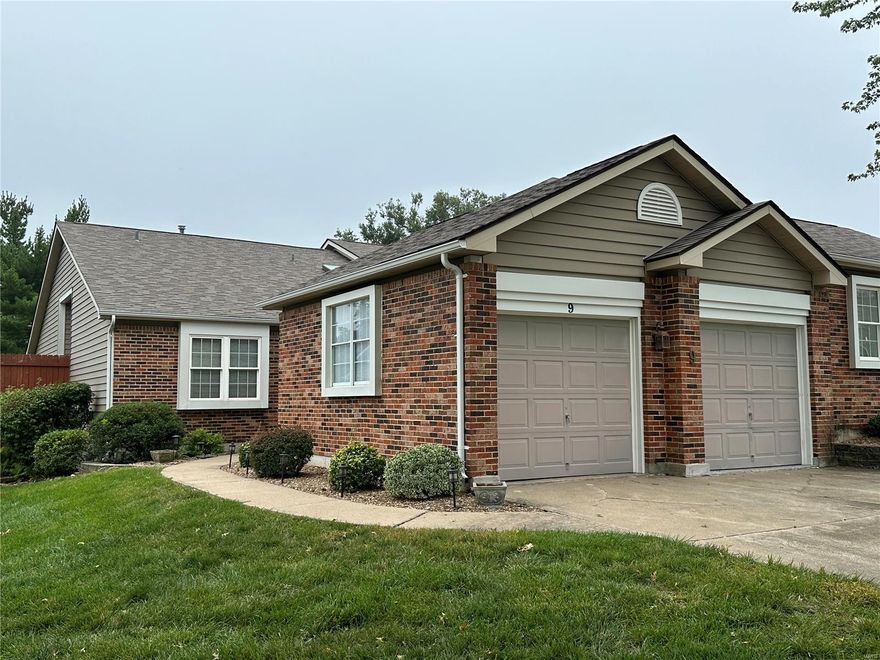 It is time for these sellers to move on from this villa! Fantastic location backing to the 5th fairway on Lake Forest Golf Course! This open floor plan has soaring vaulted ceilings with skylights and a corner see thru gas fireplace. The kitchen has plenty of cabinets, counterspace, a planning desk and breakfast room. There is a MFL and a lower-level laundry hookup as well (washer and dryer in LL to stay in home). An enclosed back patio is cozy and has breathtaking views of the course, perfect for your morning coffee and evening wine! The owner’s suite also has a view of the course, opens to an enclosed porch, a large walk-in closet and a luxury owner’s bath with a private coffee deck, huge double sink vanity, and separate whirlpool tub and shower. The LL is finished with a third bedroom, family rm, bathroom & utility room. There is a 2 car garage. Located within the LSLCA boundaries gives you lake access and all the amenities of LSL. Visit lslca.com and lakeforestgolf.org for more info Location: Ground Level, Suburban