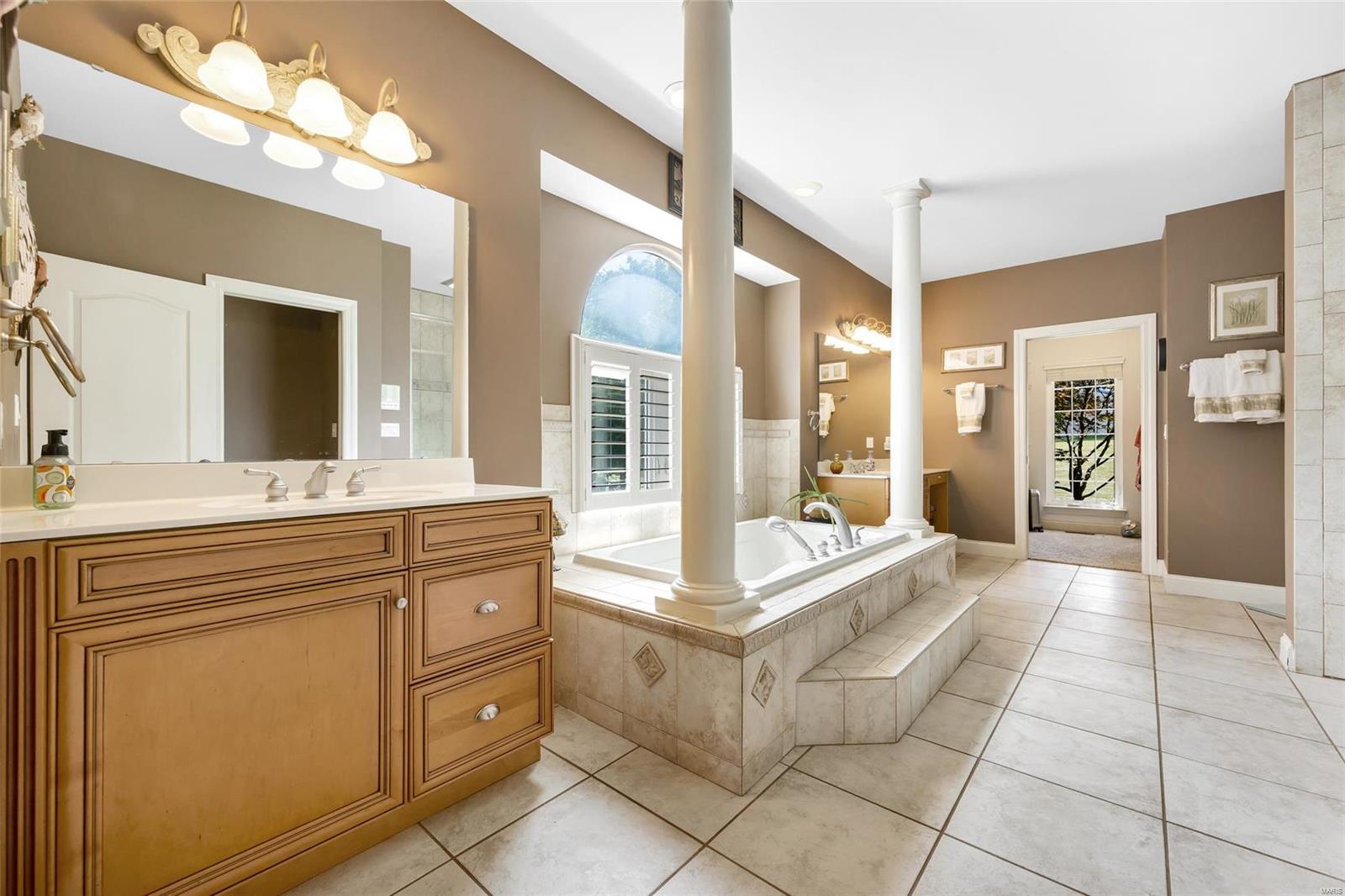 Harry Bench - Residential