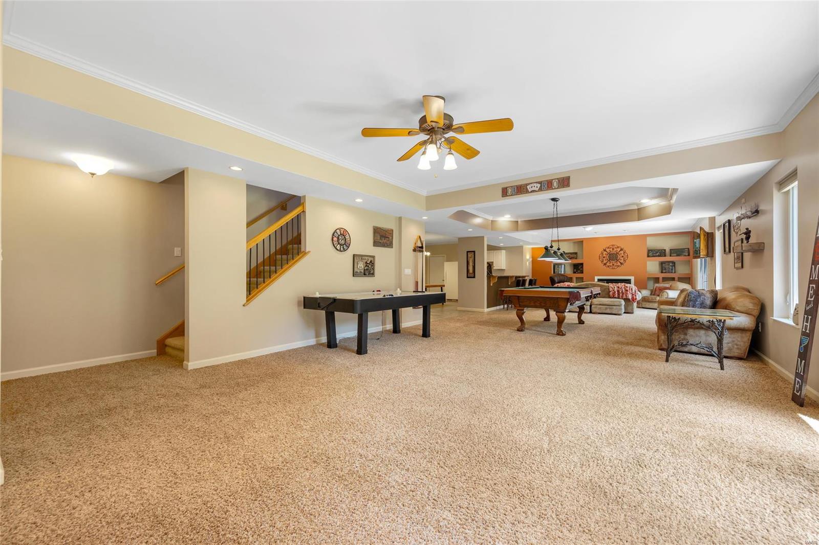 Harry Bench - Residential