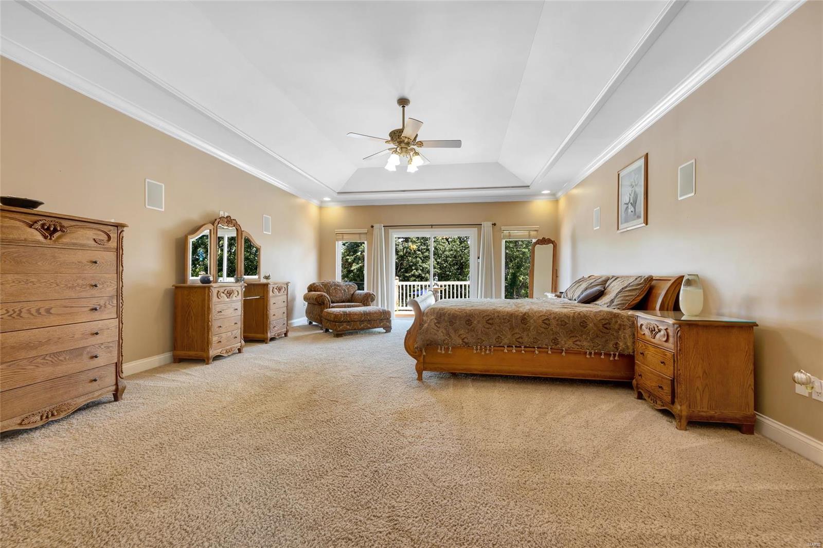 Harry Bench - Residential