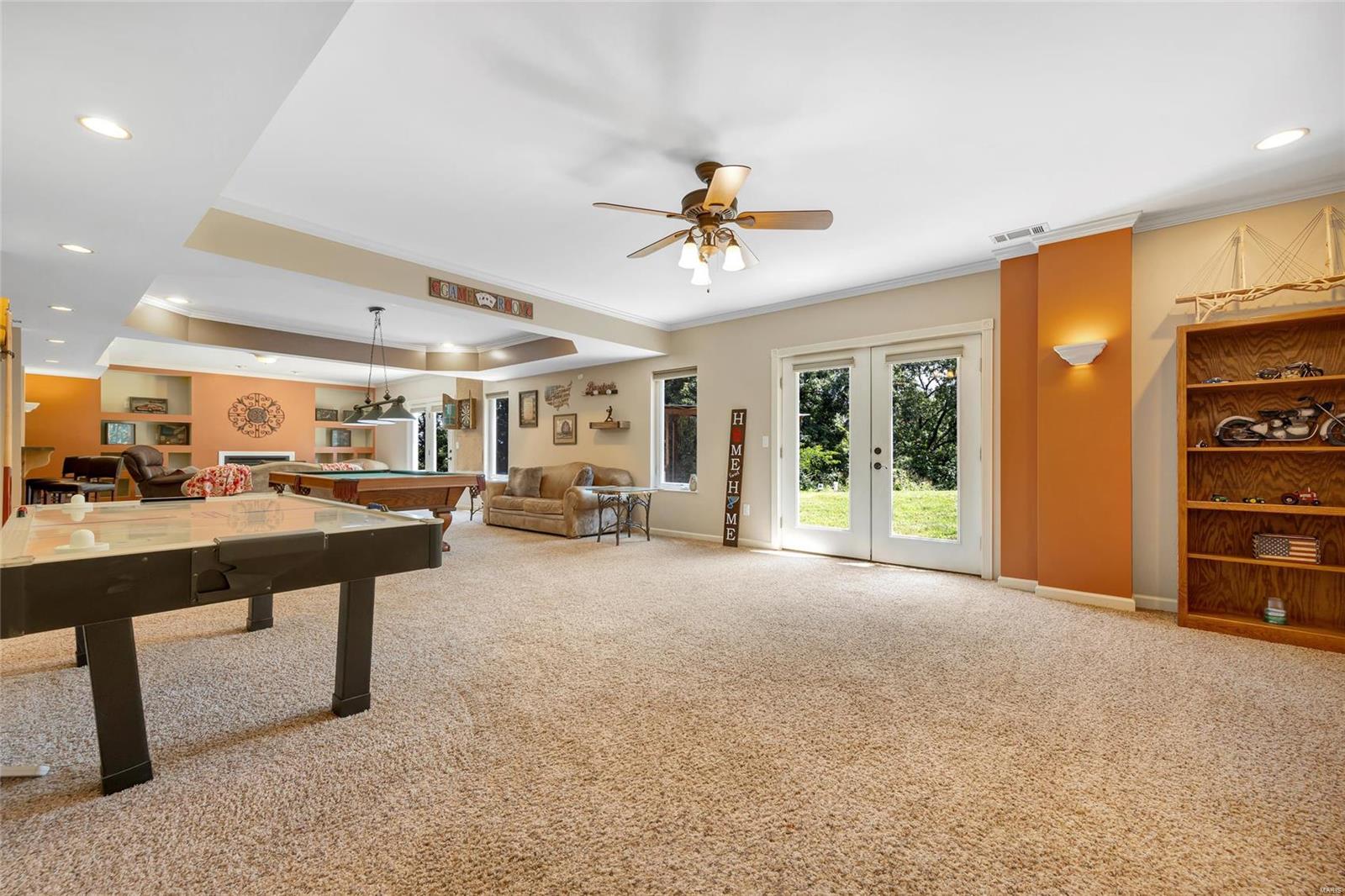 Harry Bench - Residential