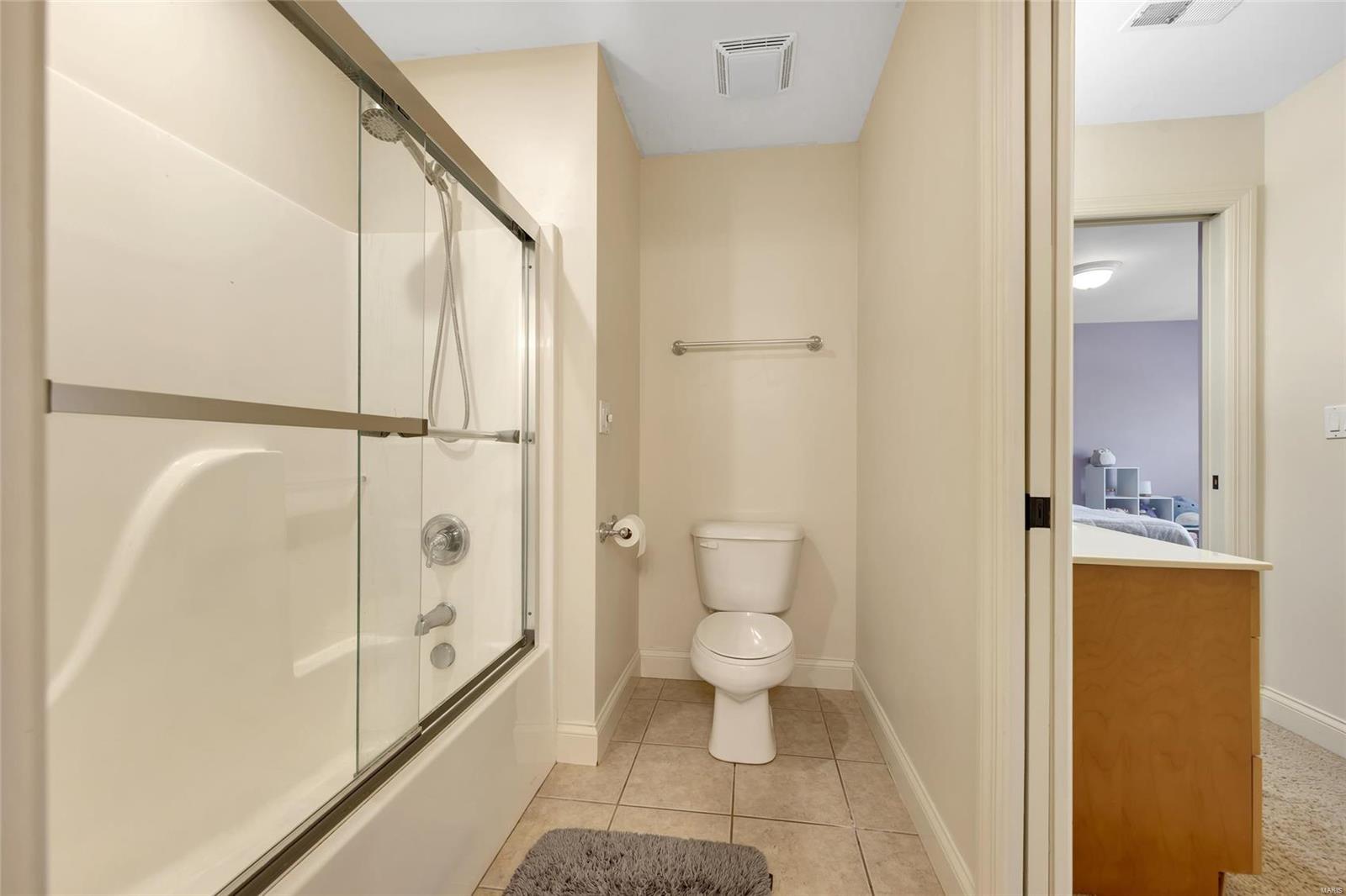 Harry Bench - Residential