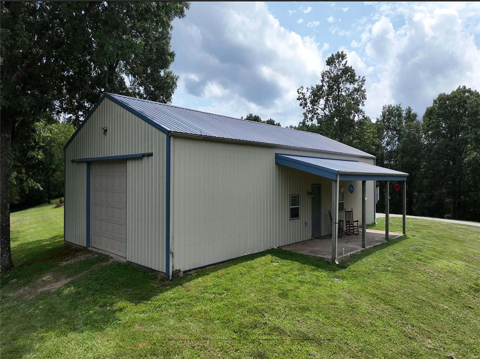 Harry Bench - Residential